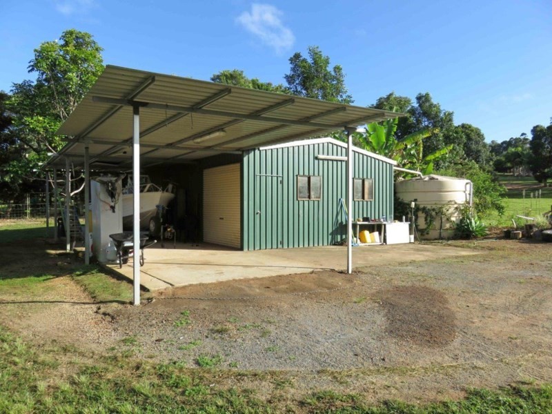 Lake Eacham QLD 4884