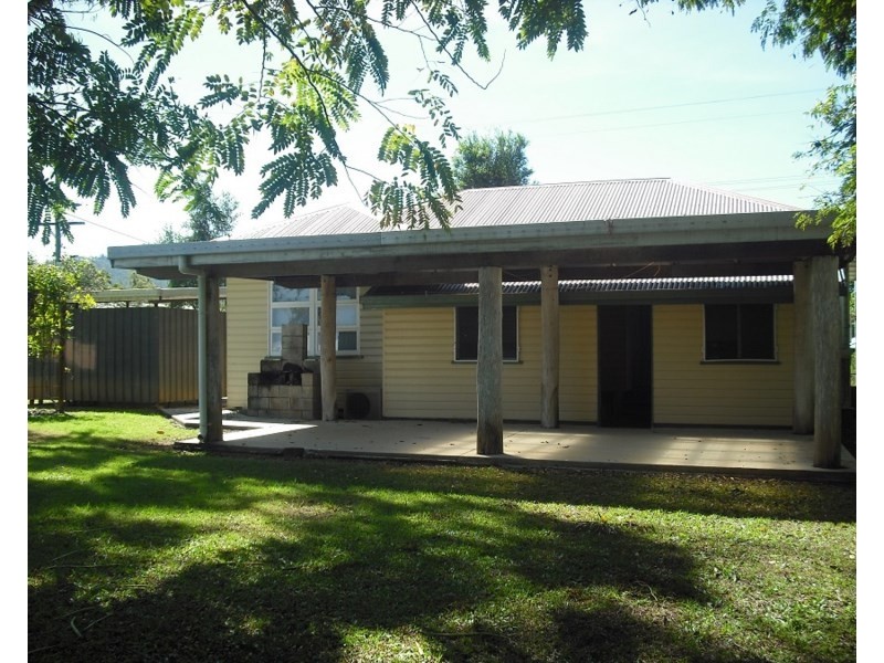 19 Church Street, Tinaroo QLD 4872