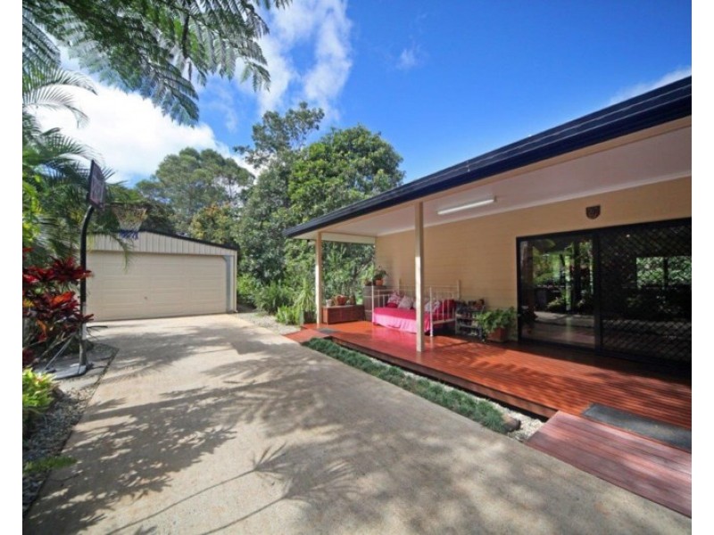 19 ULYSSES Close, Lake Eacham QLD 4884