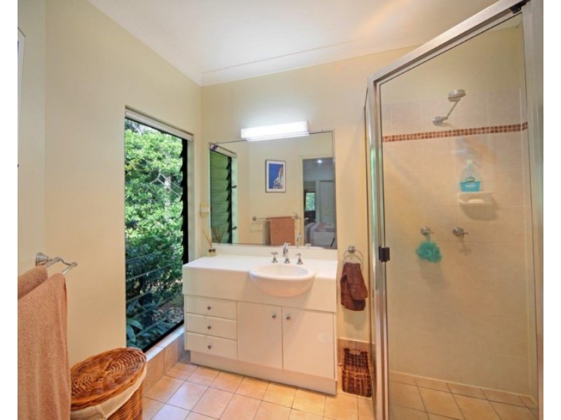 19 ULYSSES Close, Lake Eacham QLD 4884