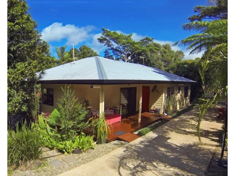 19 ULYSSES Close, Lake Eacham QLD 4884