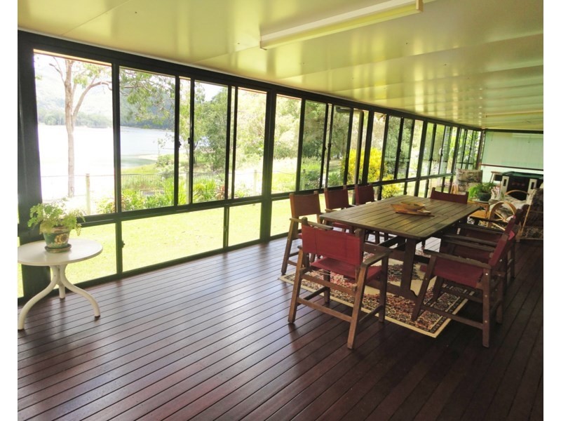 9 Kalorama Street, Tinaroo QLD 4872