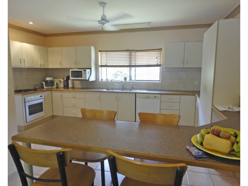 9 Kalorama Street, Tinaroo QLD 4872