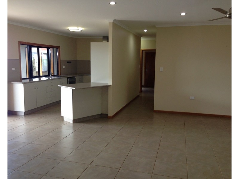 11 Neal Street, Atherton QLD 4883