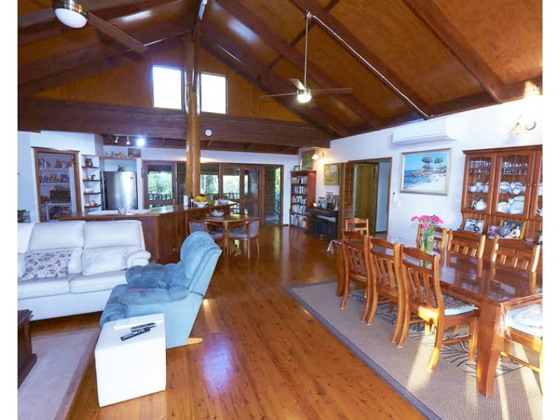 Lake Barrine QLD 4884