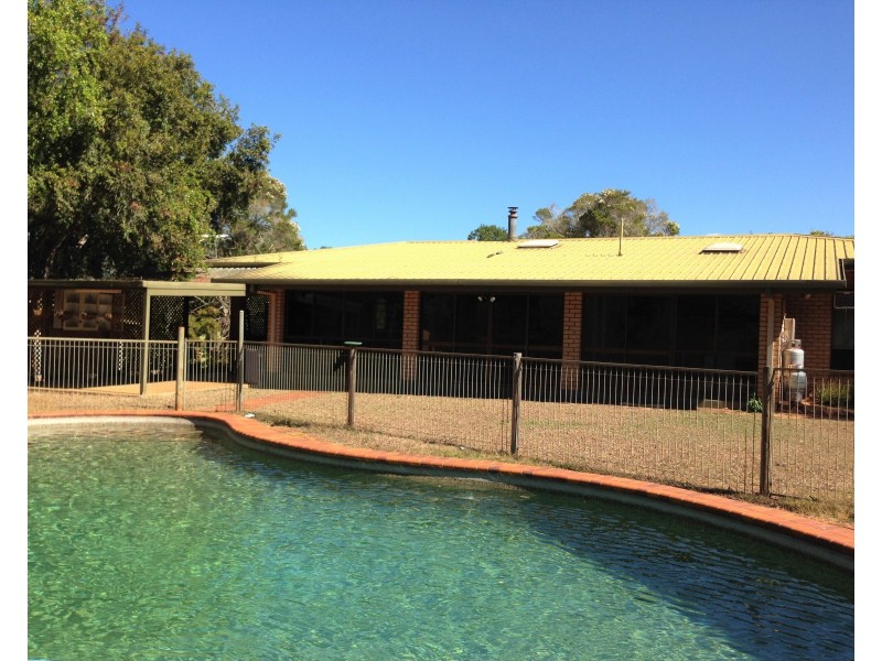 1 Malcolm Road, Tinaroo QLD 4872