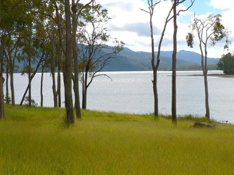Tinaroo QLD 4872