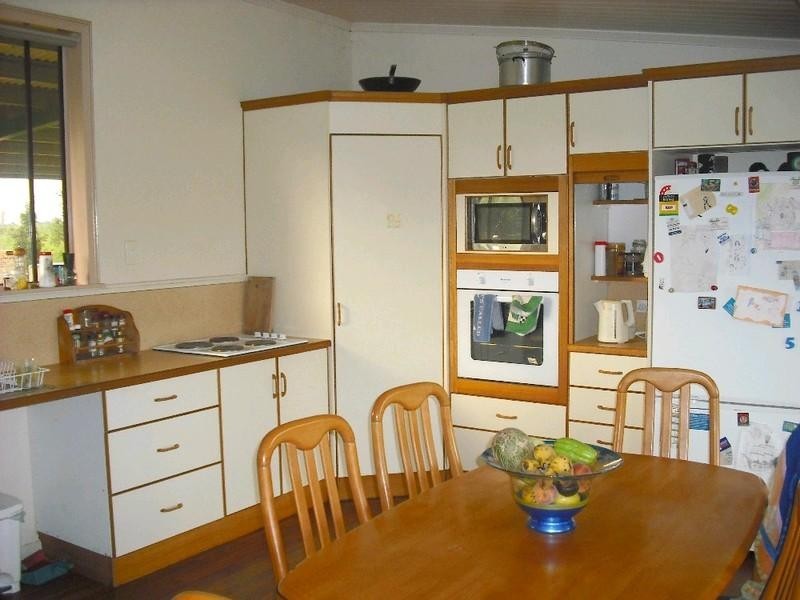 Lake Eacham QLD 4884