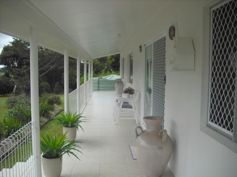 Lake Eacham QLD 4884