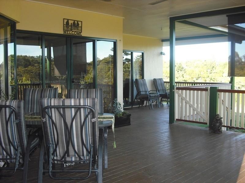 Lake Eacham QLD 4884