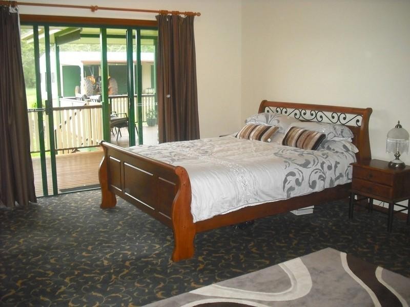 Lake Eacham QLD 4884