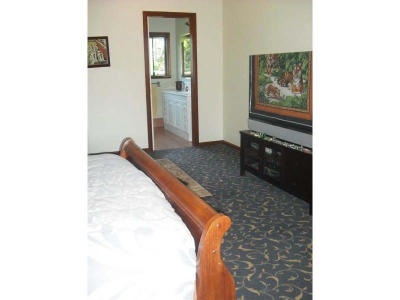 Lake Eacham QLD 4884