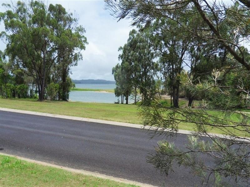 Tinaroo QLD 4872