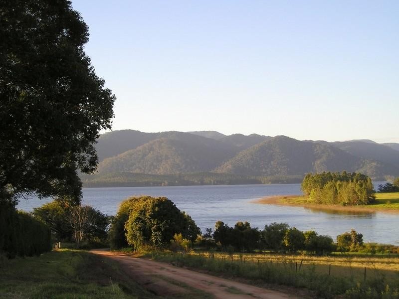 Lake Tinaroo QLD 4872