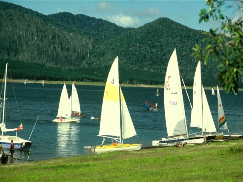 Lake Tinaroo QLD 4872
