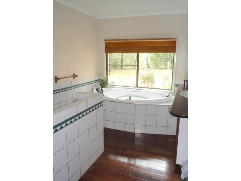 Tinaroo QLD 4872