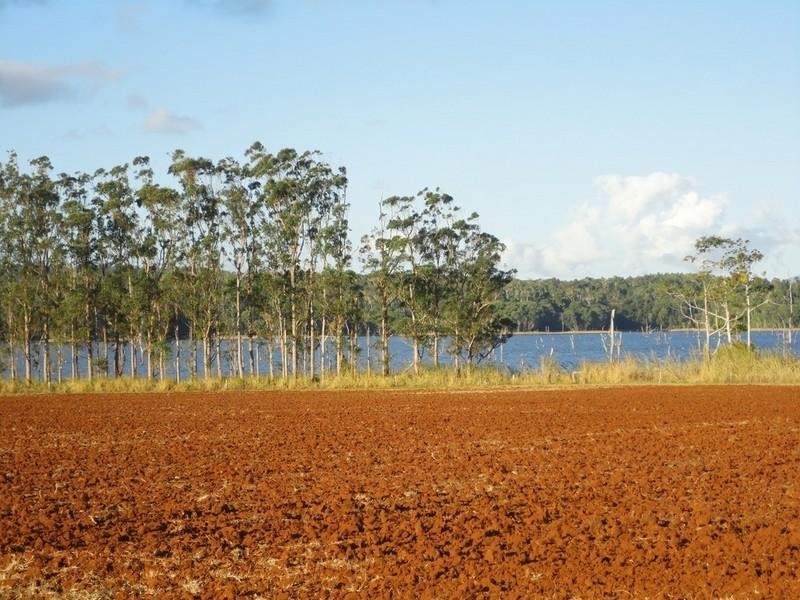 Tinaroo QLD 4872
