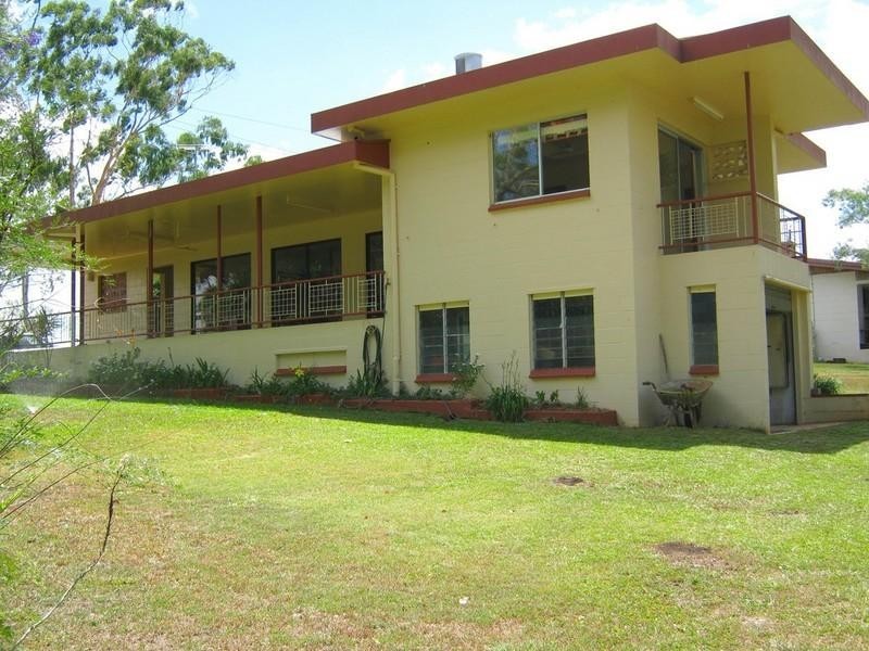 11 Lakeside Drive, Yungaburra QLD 4884