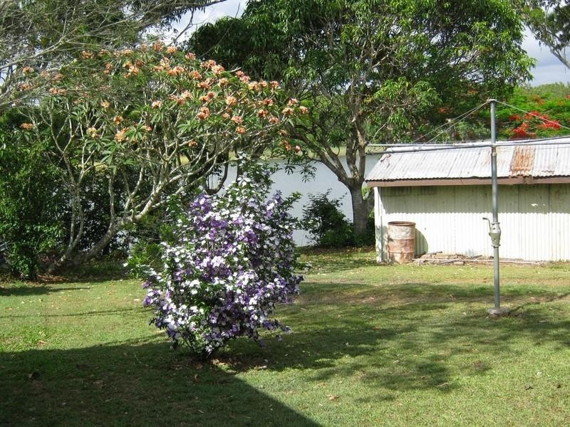 11 Lakeside Drive, Yungaburra QLD 4884