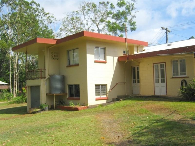 11 Lakeside Drive, Yungaburra QLD 4884