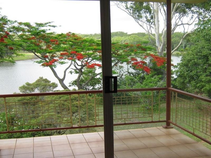 11 Lakeside Drive, Yungaburra QLD 4884