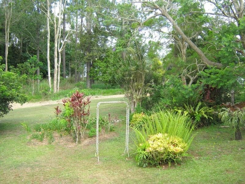 11 Lakeside Drive, Yungaburra QLD 4884