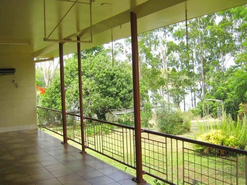 11 Lakeside Drive, Yungaburra QLD 4884