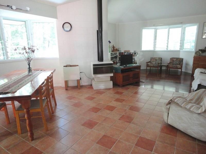 Lake Eacham QLD 4884