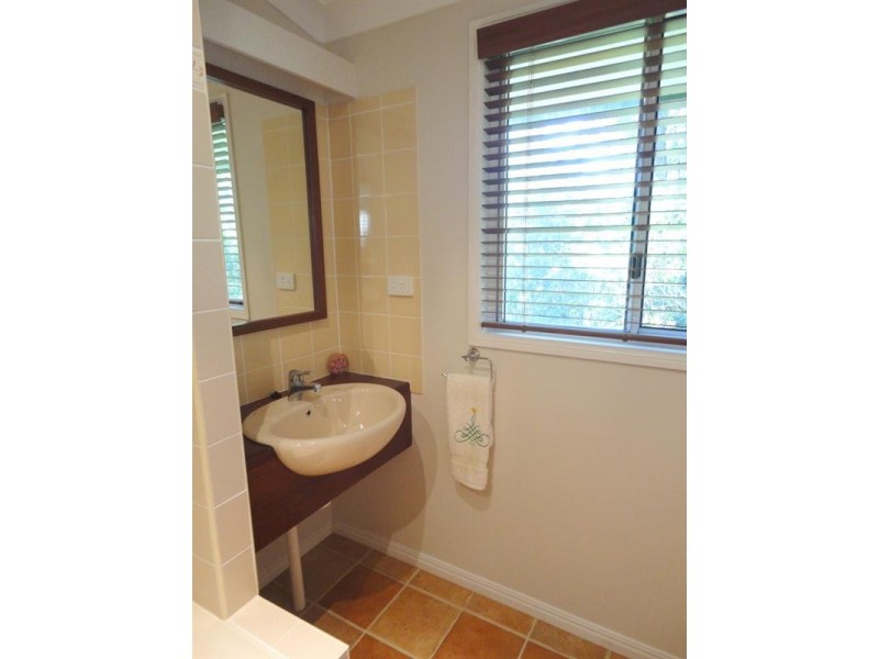 Lake Eacham QLD 4884