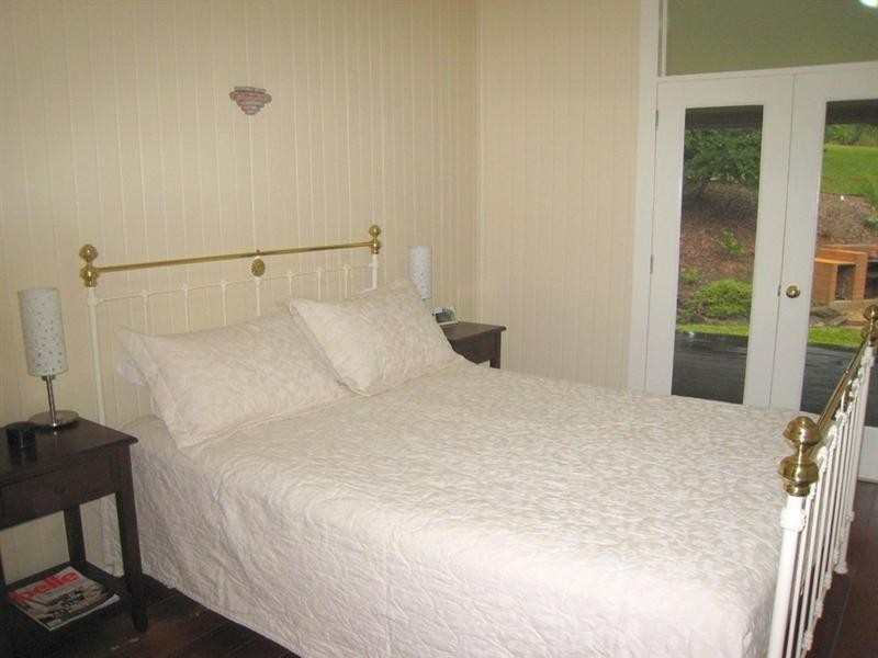 16 McLean Road, Lake Eacham QLD 4884