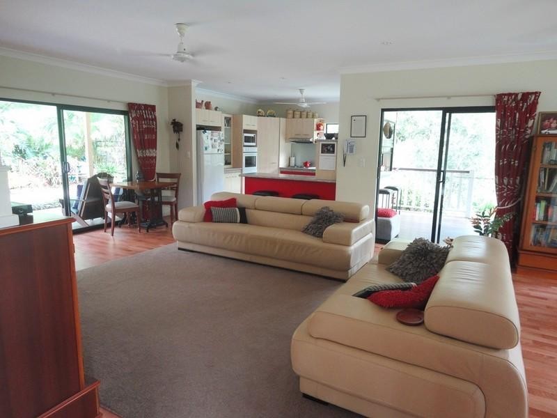 Lake Eacham QLD 4884