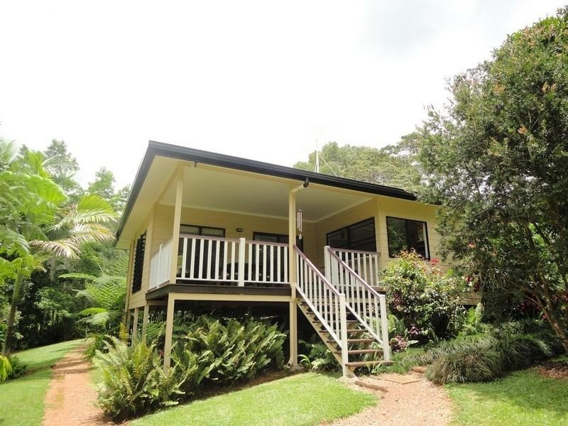 Lake Eacham QLD 4884