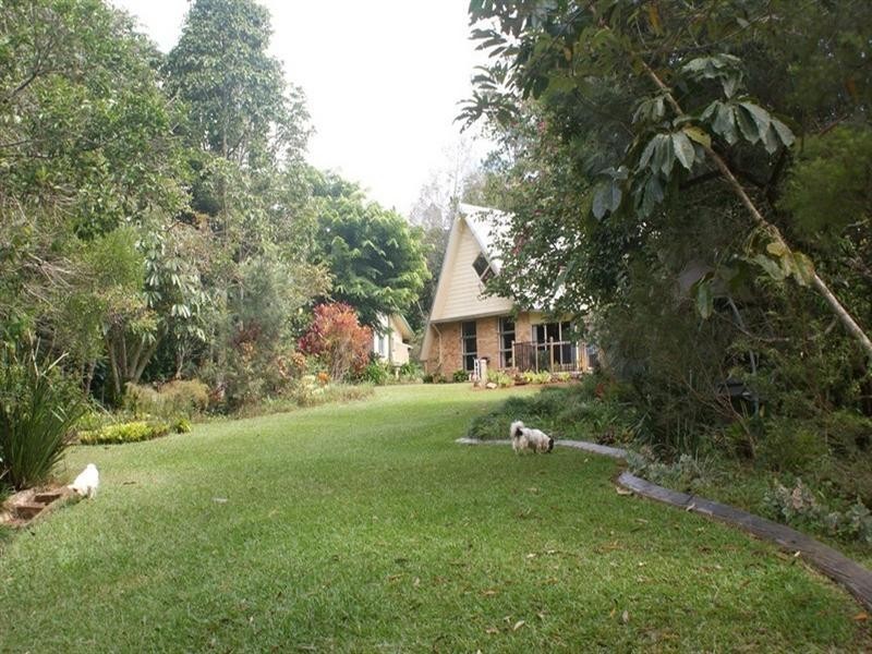 Lake Eacham QLD 4884