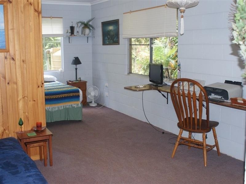 Lake Eacham QLD 4884