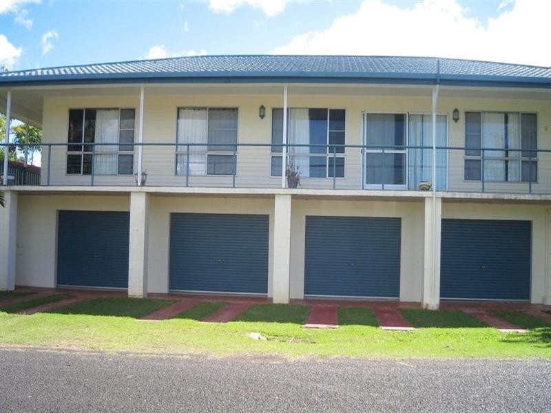 9 Church Street, Tinaroo QLD 4872