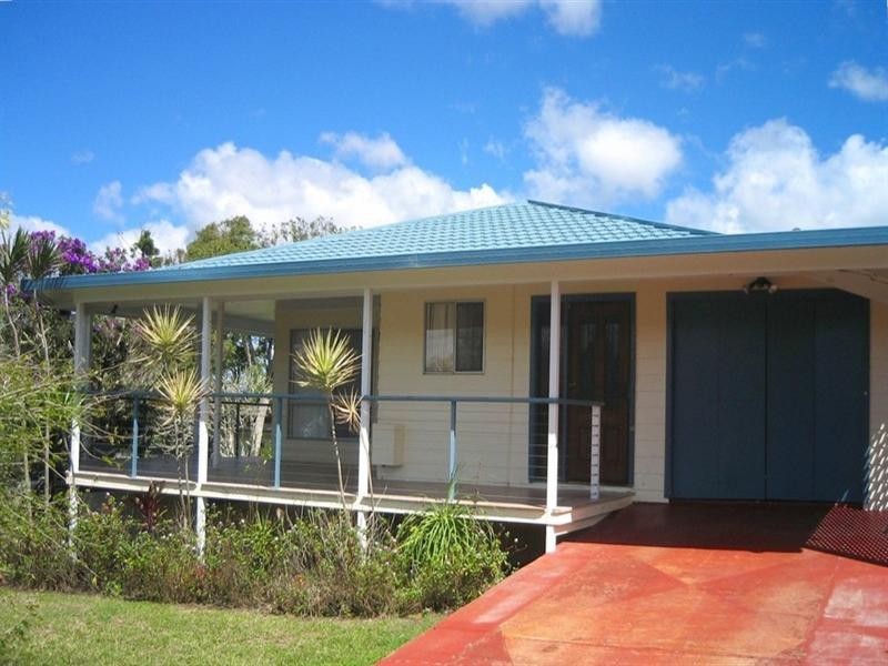 9 Church Street, Tinaroo QLD 4872