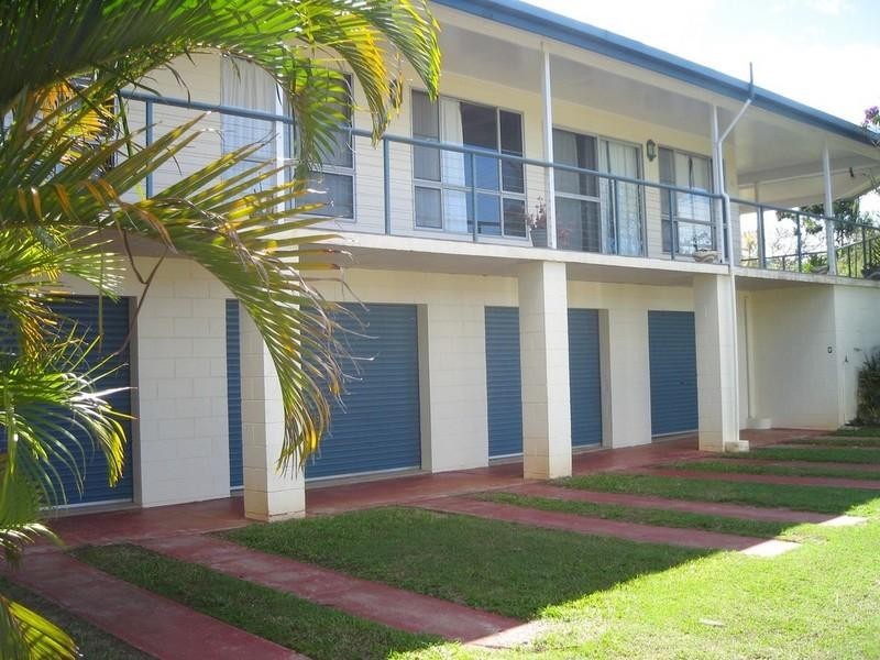 9 Church Street, Tinaroo QLD 4872