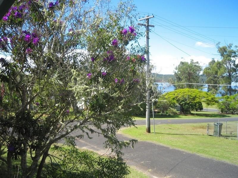 9 Church Street, Tinaroo QLD 4872