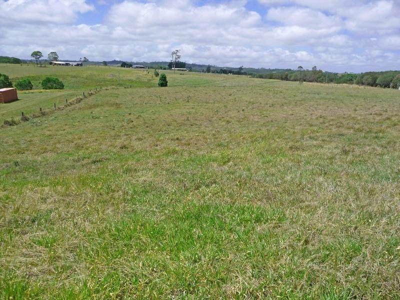 33 Halbert Close, Tinaroo QLD 4872