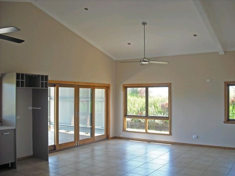 33 Halbert Close, Tinaroo QLD 4872