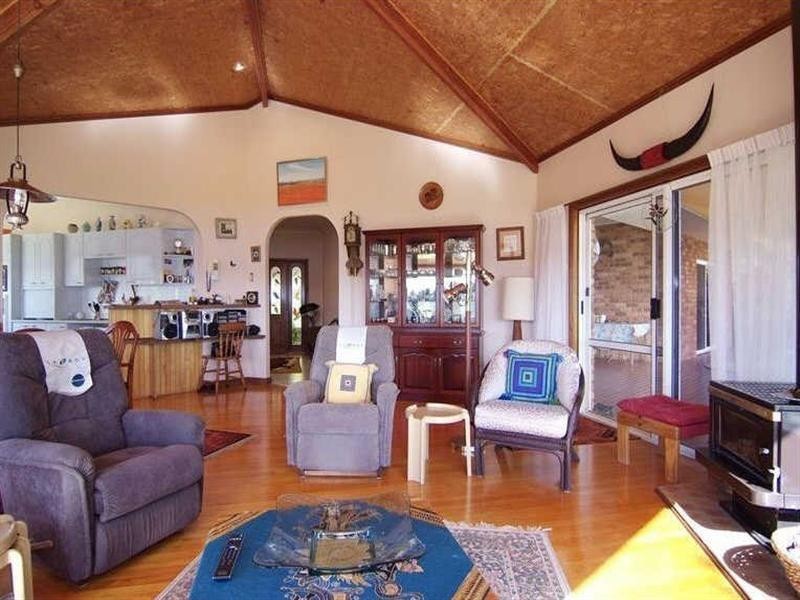 33-35 Bluewater Drive, Tinaroo QLD 4872