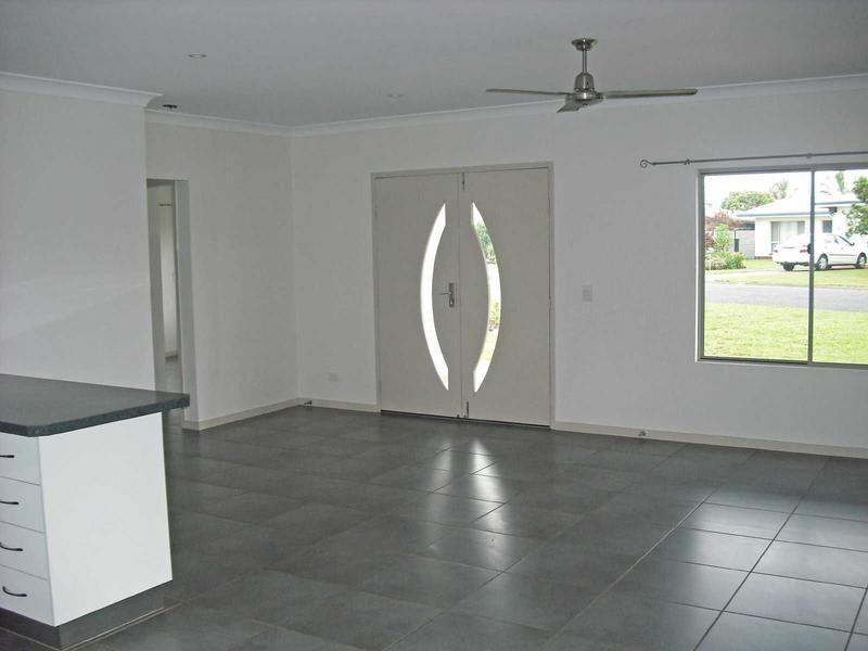 2/9 Elizabeth Street, Atherton QLD 4883