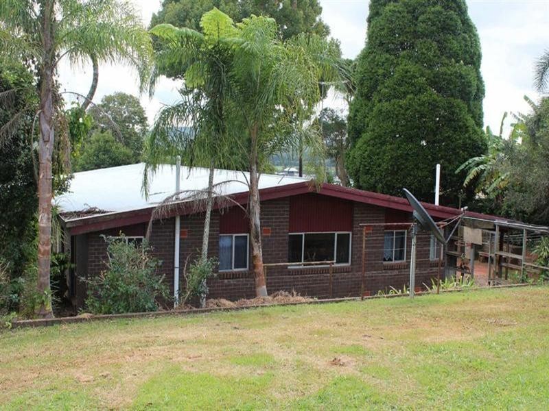 16 Sixth Avenue, Atherton QLD 4883