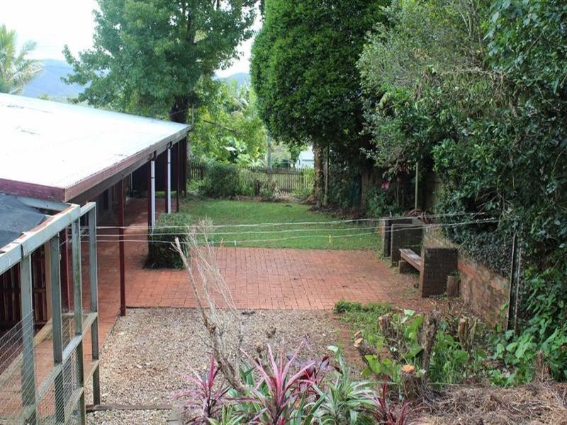 16 Sixth Avenue, Atherton QLD 4883