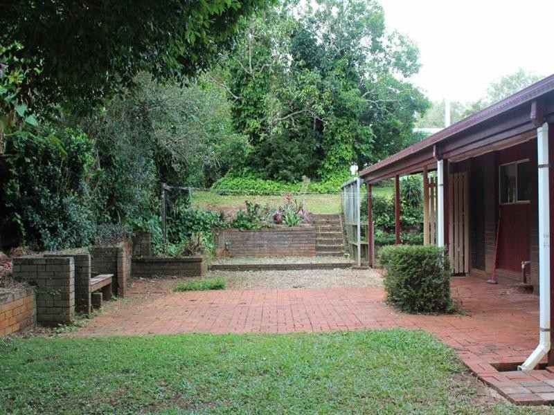 16 Sixth Avenue, Atherton QLD 4883