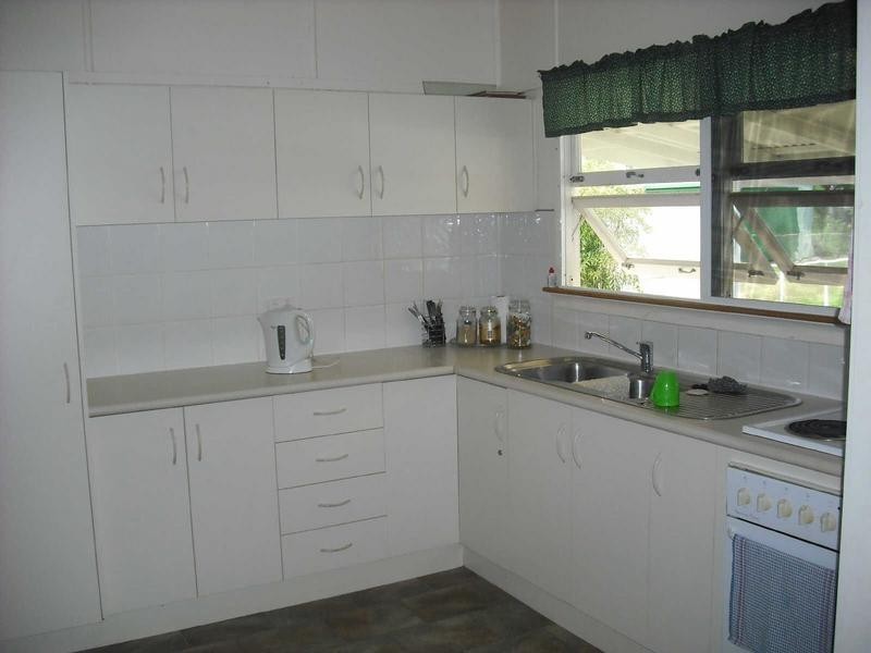 11 Church Street, Tinaroo QLD 4872