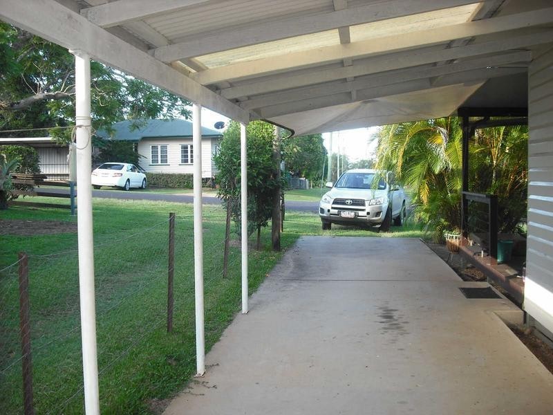 11 Church Street, Tinaroo QLD 4872