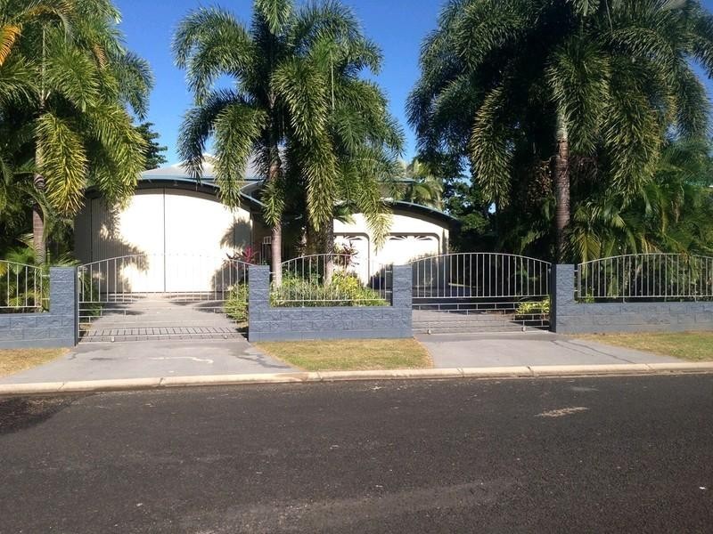25 Rebecca Jane Parade, Kurrimine Beach QLD 4871