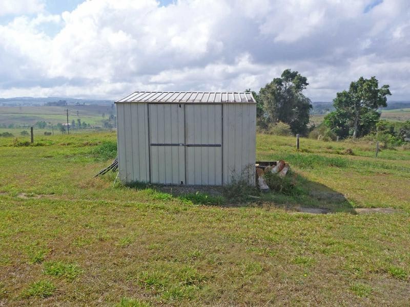 747 Lake Barrine Road, Lake Eacham QLD 4884