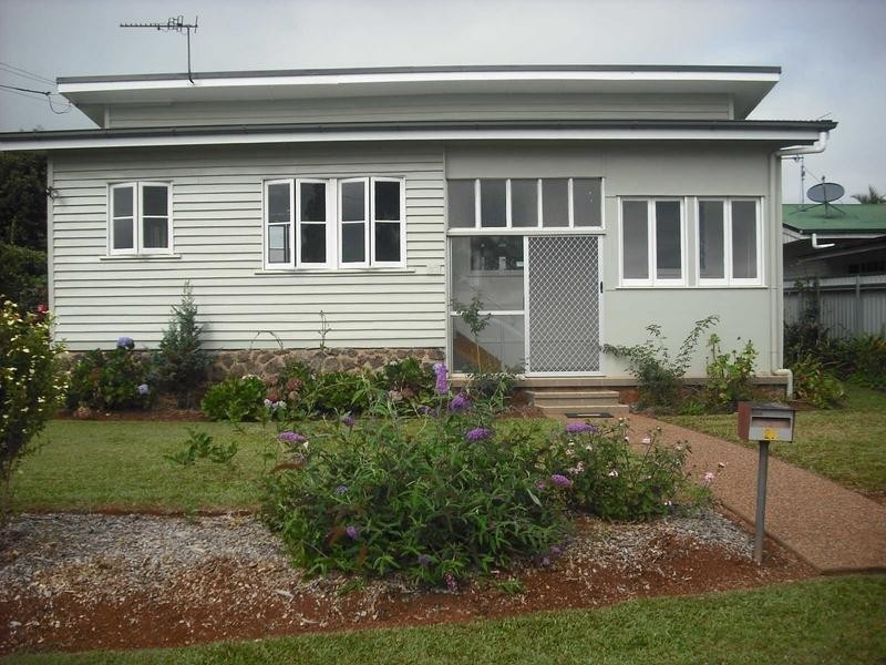 27 Loder Street, Atherton QLD 4883